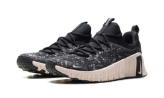 Free Metcon 6 SE WMNS"Black Silt Red" HV2017 001